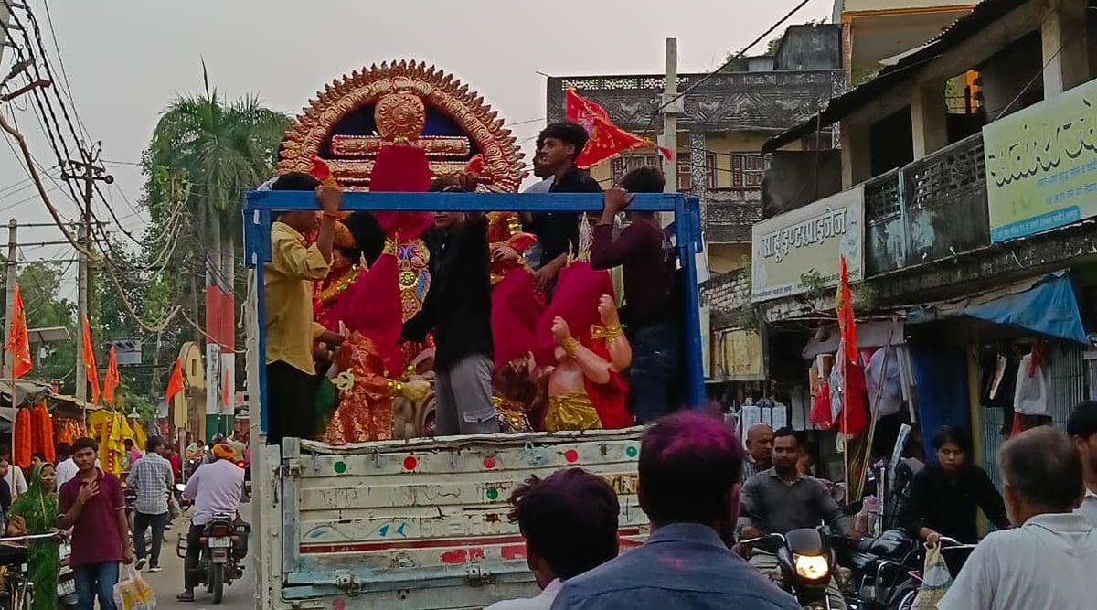 Bhadohi News: जिले में 950 स्थानों पर विराजेंगी मां दुर्गा