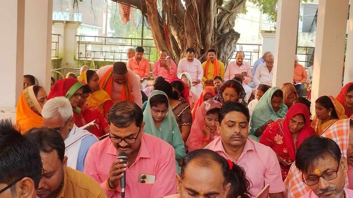 Mau News: श्री हनुमत कृपा सेवा समिति के तत्वावधान में हुआ संगीतमय सुंदरकांड पाठ