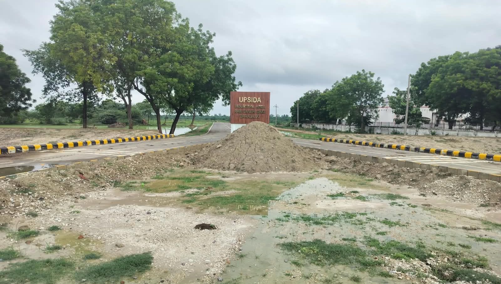 रामसनेहीघाट के कन्हईपुर में यूपीसीडा का प्रस्तावित औद्योगिक कॉरिडोर।