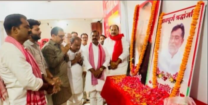 Ballia News: नेताजी और रामगोविंद चौधरी को दी भावभीनी श्रद्धांजलि