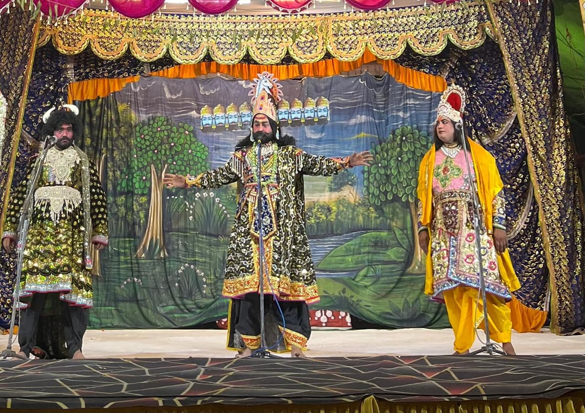 Jhansi News: श्रीराम जन्म, ताड़का वध, नारद मोह लीला का मनोहारी मंचन