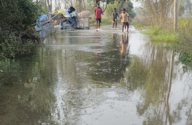 Unnao News: फिर बढ़ने लगा कल्याणी नदी का पानी