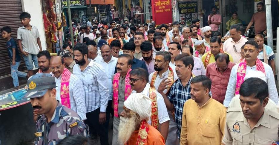Chandauli News: धानापुर में धूमधाम से निकली श्रीराम की बरात