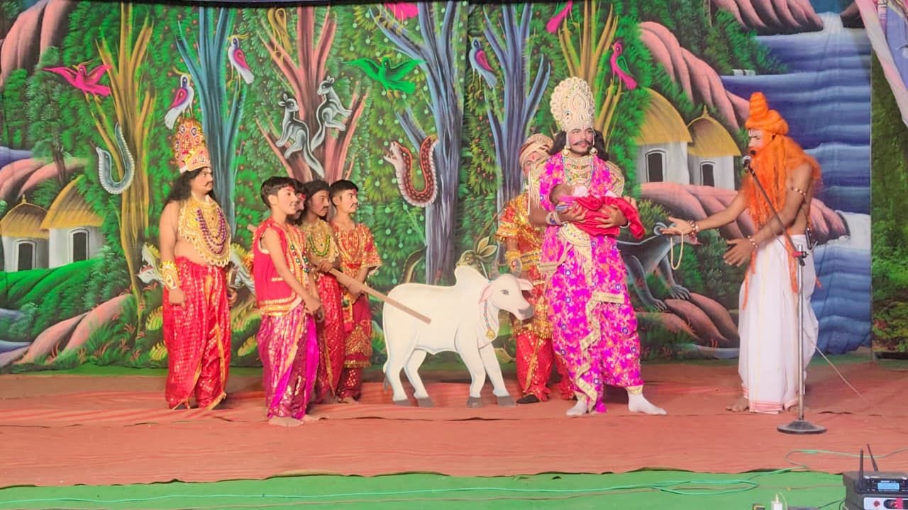 11जेएनडी11: किला रामलीला में मंचन के दौरान प्रस्तुति देते कलाकार। स्रोत: आयोजक