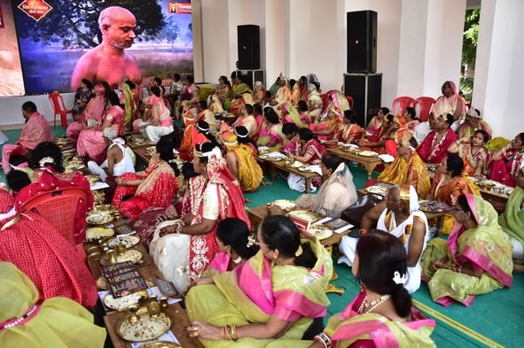 Lucknow News: पांच हजार श्रद्धालुओं ने की मां सरस्वती की महाअर्चना