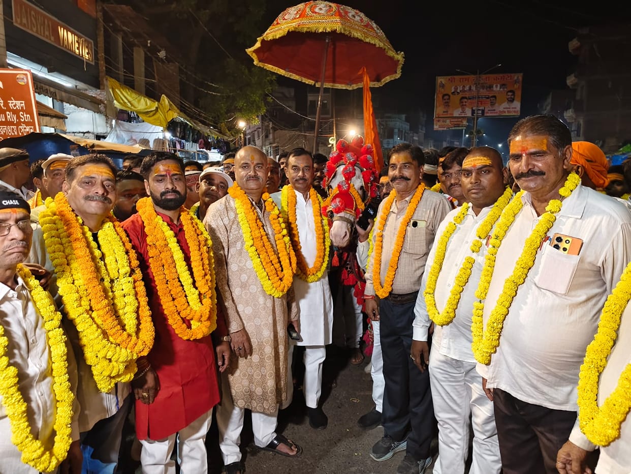 Phaphamau Ramlila Committee took out a grand Karna Ghoda procession