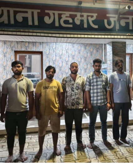 गहमर पुलिस की गिरफ्तर में आरोपी पशु तस्कर। स्रोत- पुलिस विभाग