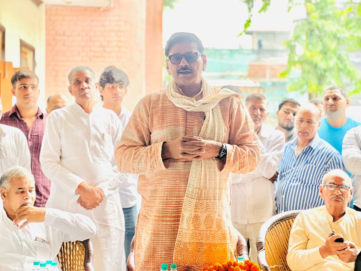 Noida News: प्रतिकर की मांग के समाधान का मार्ग प्रशस्त