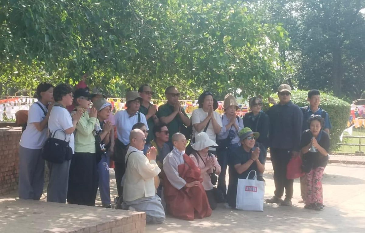 Shravasti News: वियतनाम से आए 40 अनुयायियों ने किए दर्शन
