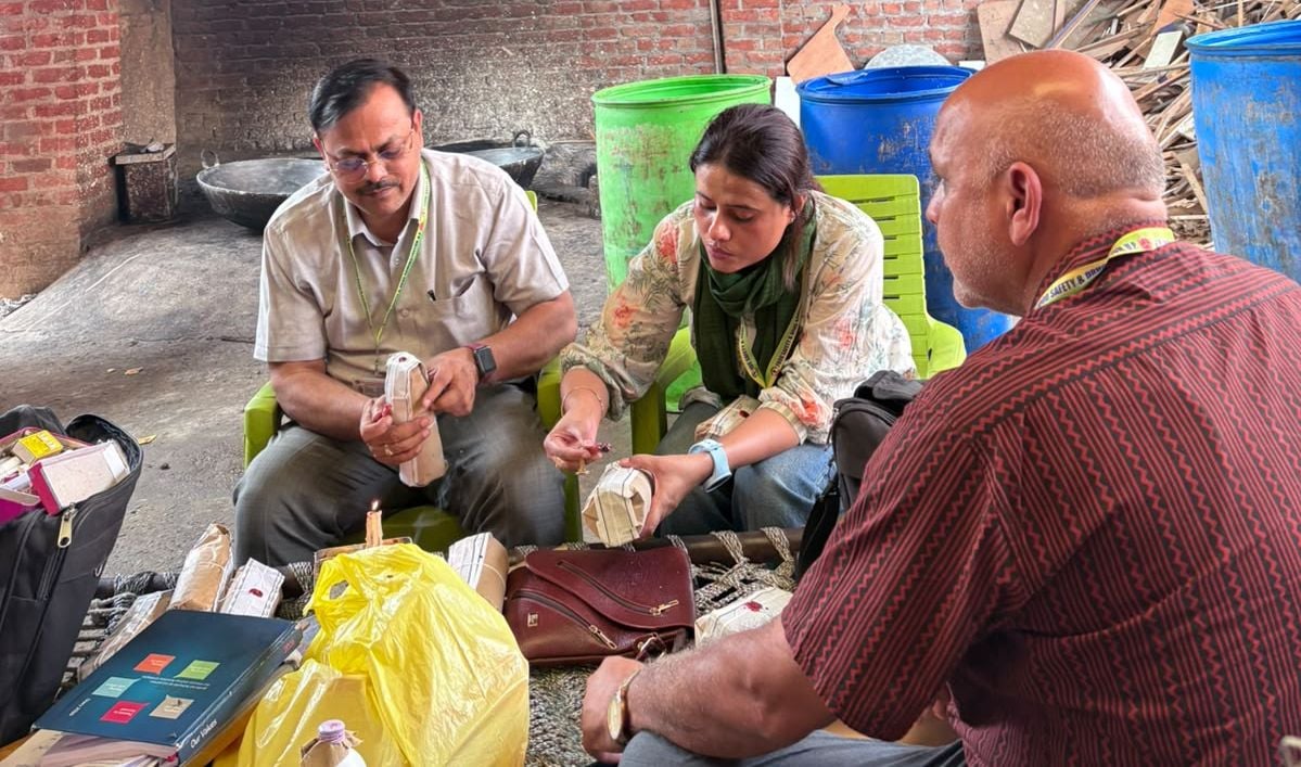 Hapur News: क्रीम व दही के तीन नमूने जांच में मिले असुरक्षित, 1305 किलो सामग्री होगी नष्ट