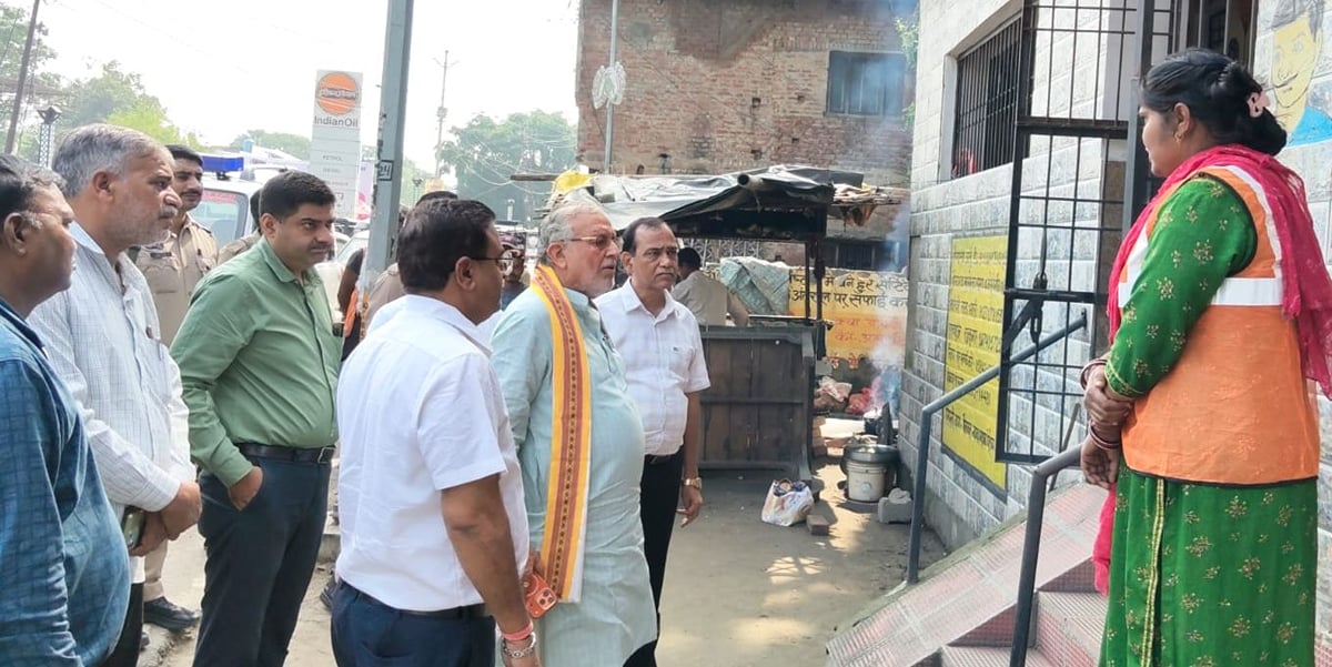Shahjahanpur News: स्टेशन रोड का निर्माण पूरा नहीं होने पर मंत्री ने जताई नाराजगी