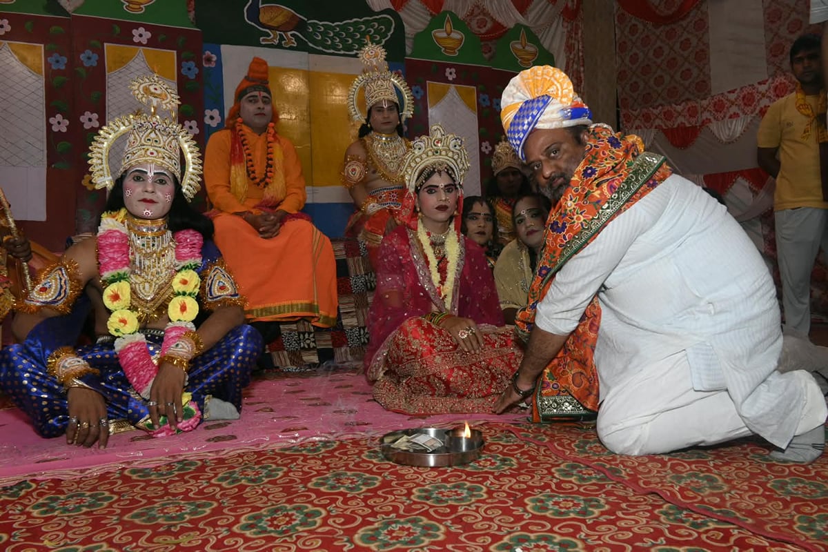 Bulandshahar News: राम और सीता को वन जाते देख भावुक हुए दर्शक