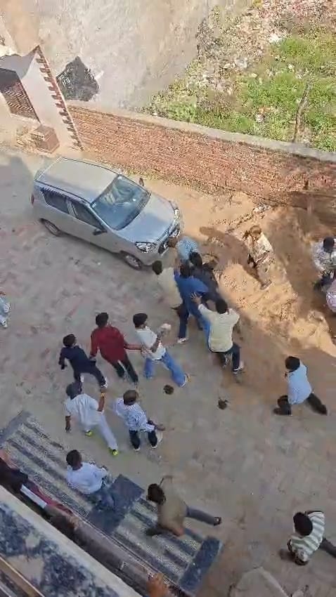जमीन के विवाद में तीन पर हमला, चाकूबाजी-फायरिंग