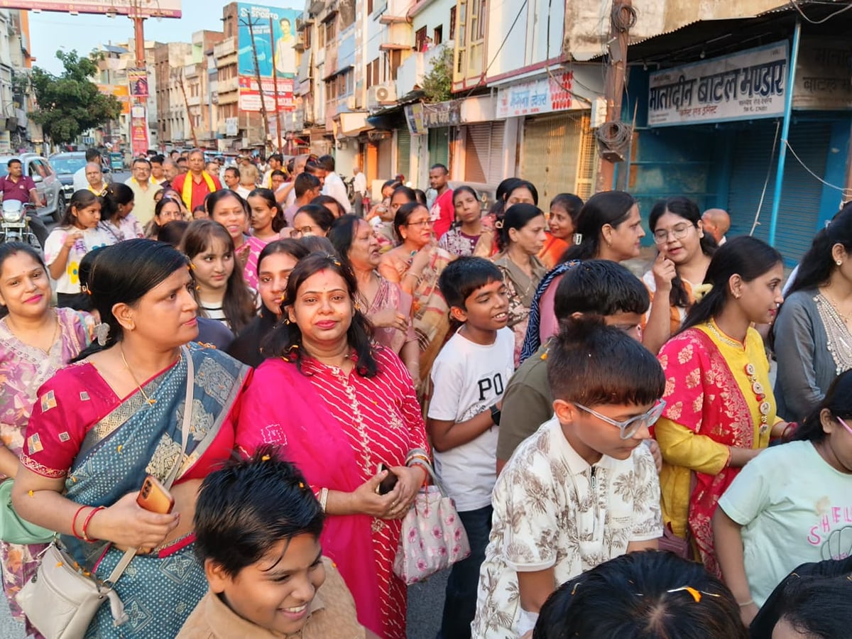 Deoria News: महराजा अग्रसेन जयंती पर निकाली शोभायात्रा
