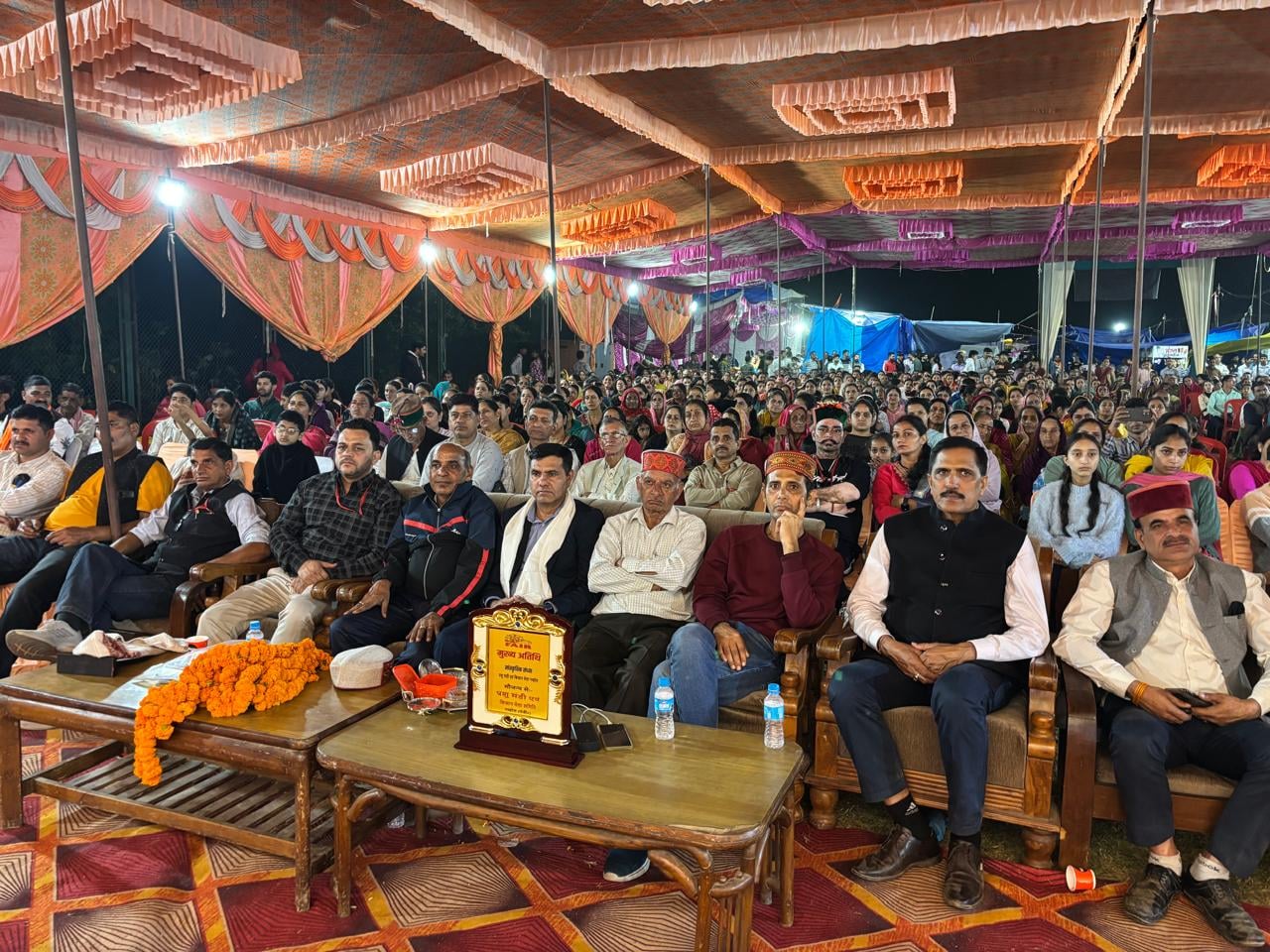 Ramna Bharti's songs captivated the audience at the Namhol Fair; the crowd danced until late into the night.
