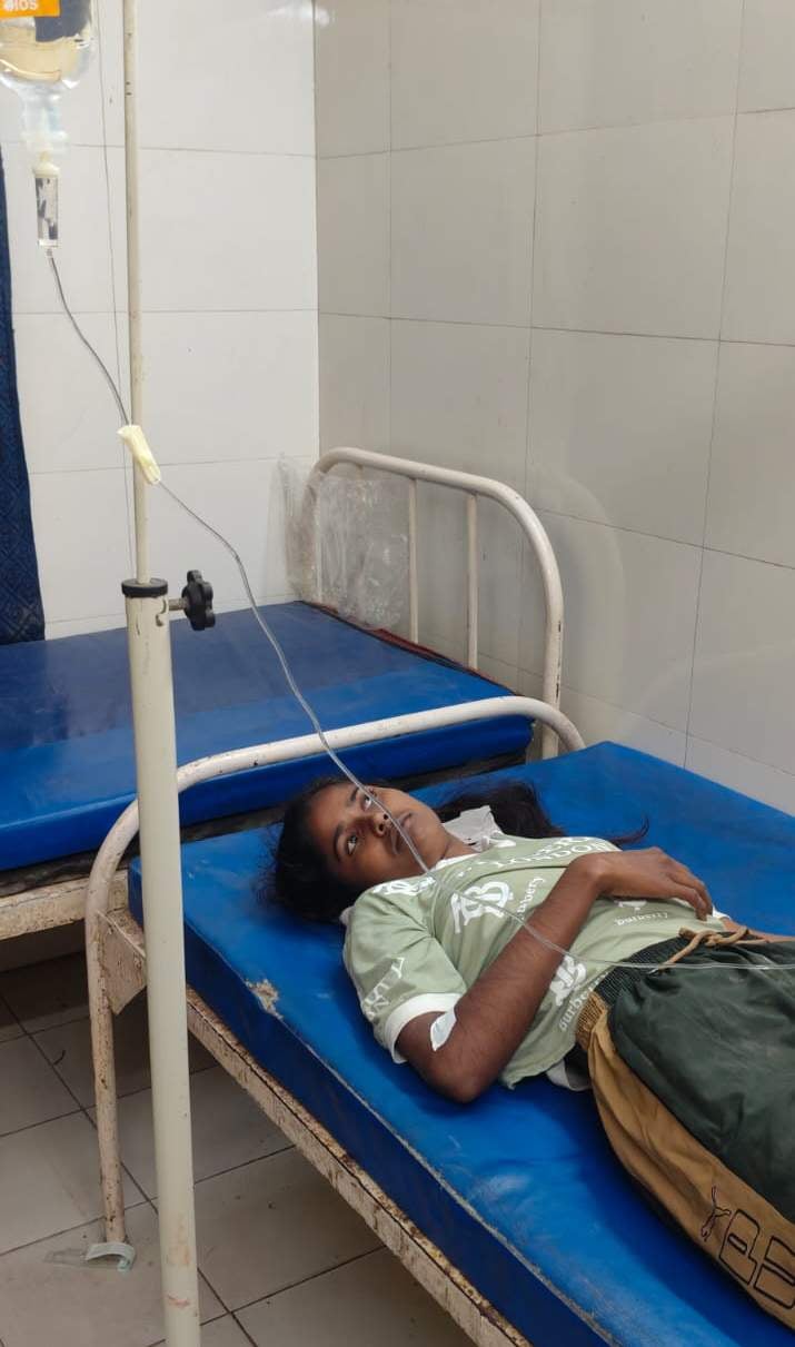 Chandauli News: एथलेटिक्स प्रतियोगिता में चार छात्राएं बेहोश एक की हालत गंभीर, अस्पताल में भर्ती