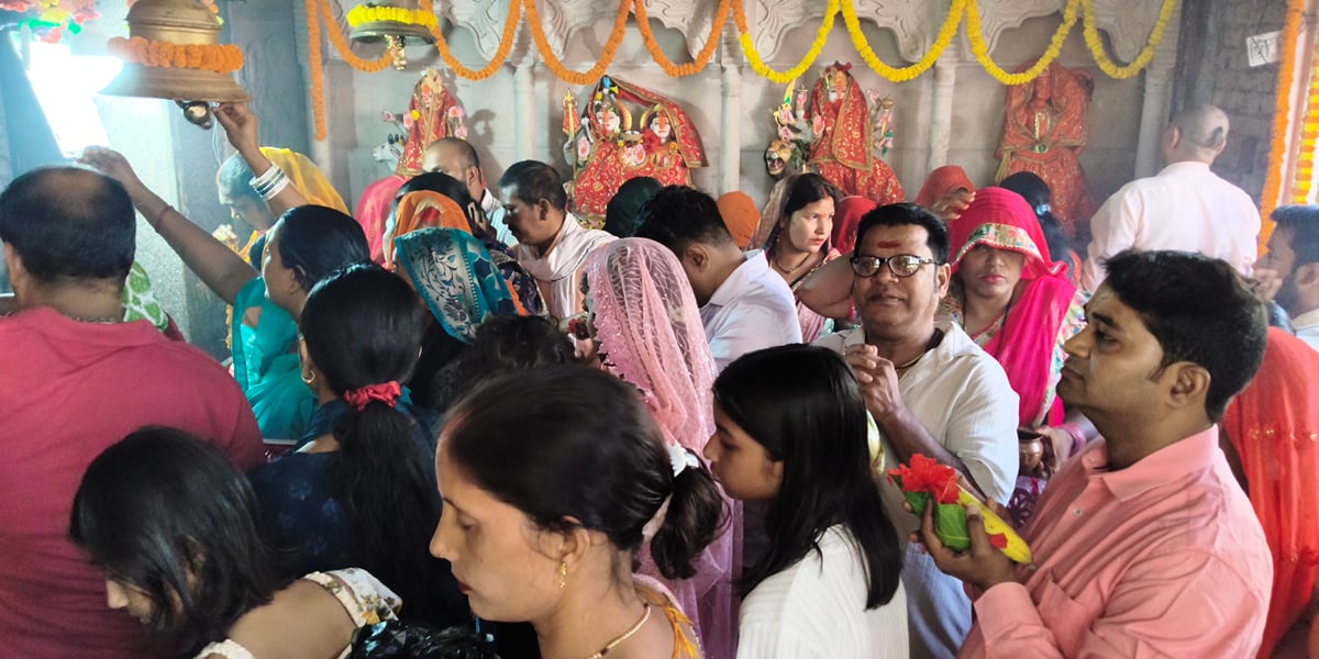 Sonebhadra News: त्रिशूल-मुंड-धारिणीं, धरा-विघात-हारिणीम्। गृहे-गृहे निवासिनीं, भजामि विंध्यवासिनीम्...