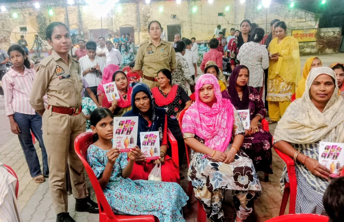 Meerut News: विद्यालयों में विशेष जागरूकता अभियान चलाया