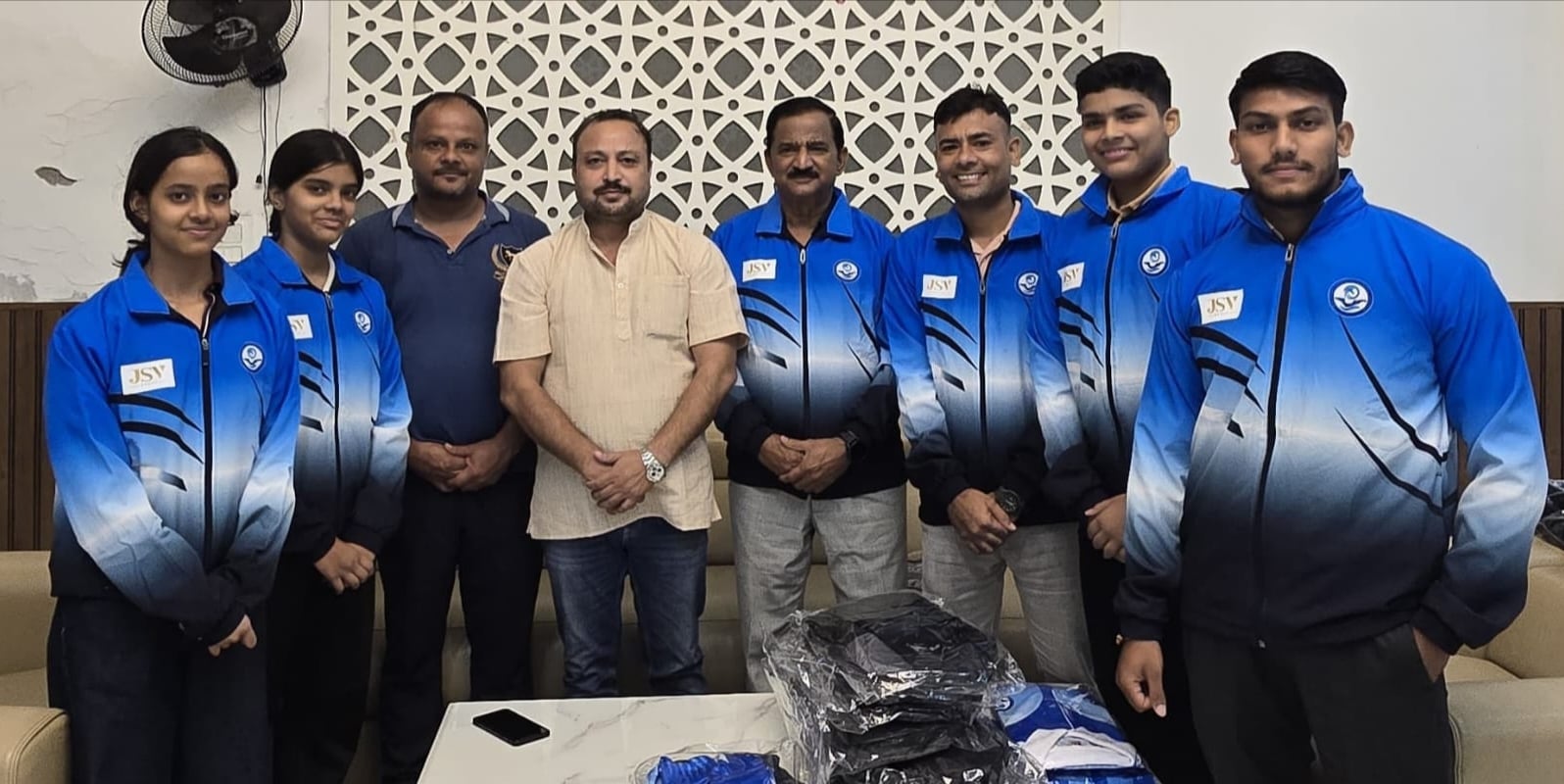 Agra wins seven medals at the National Fin Swimming Championship.
