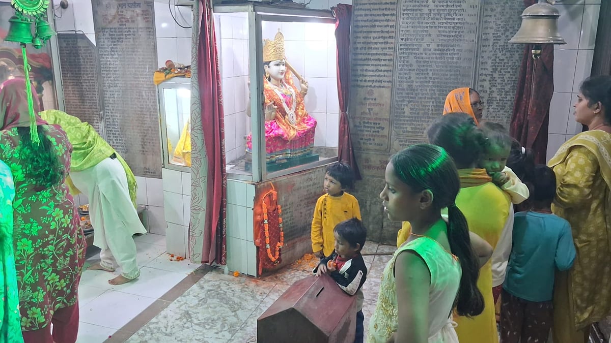 Basti News: देवी आराधना के साथ नौ दिन का उपवास शुरू...भक्तिमय बना माहौल