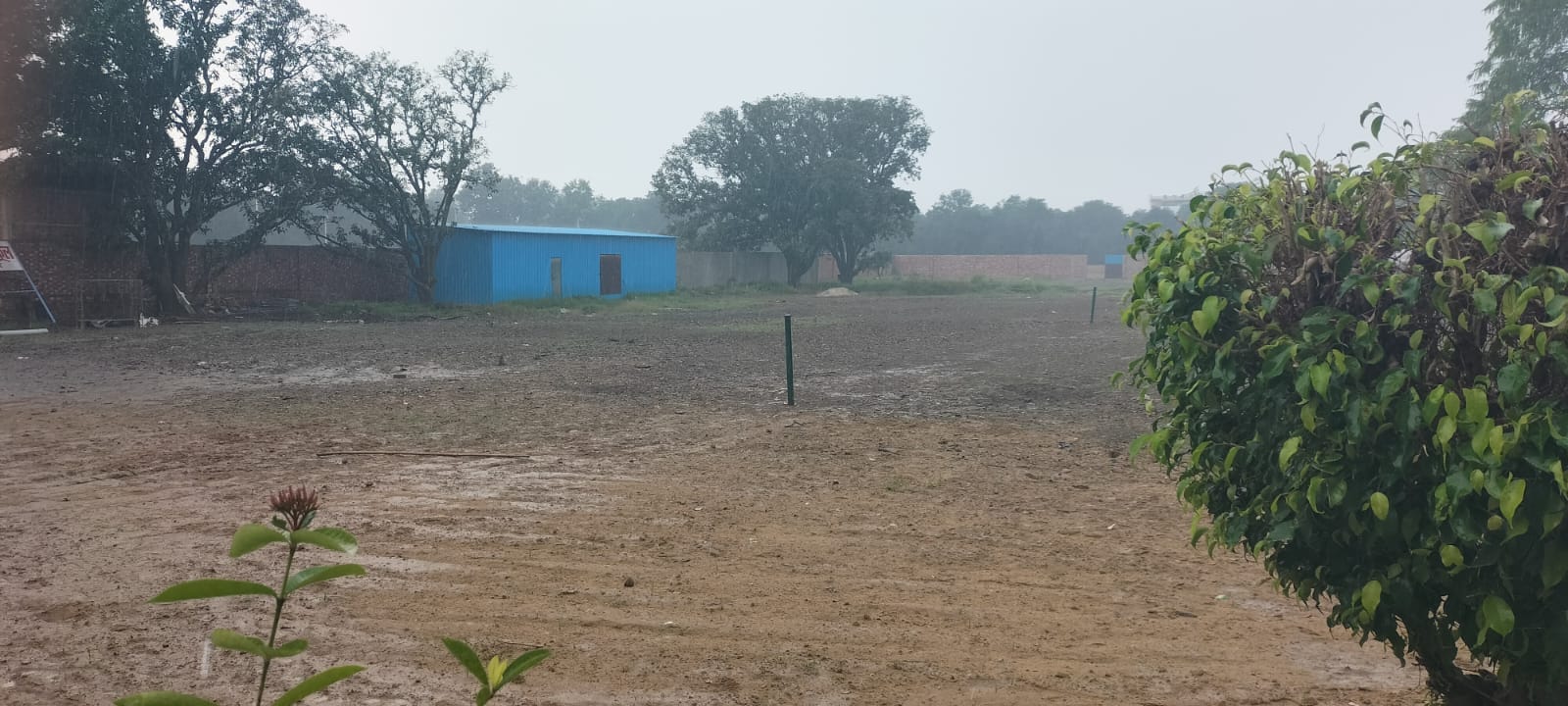 सोमवार सुबह हुई बारिश के बीच इस तरह का रहा मौसम। संवाद