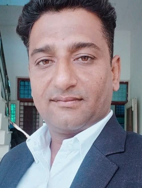 Shahjahanpur News: अनियंत्रित हुई कार पार्क की चहारदीवारी से टकराई, रोजा थाने के सिपाही की मौत