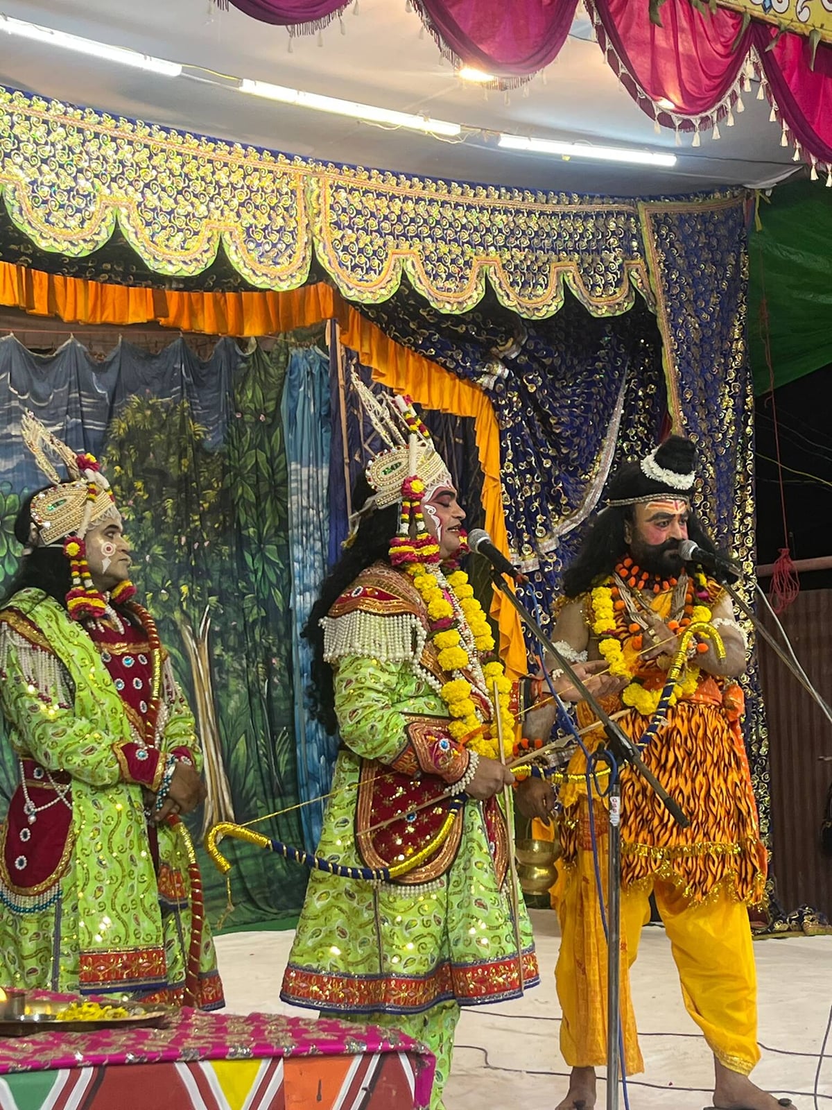 Jhansi News: पुष्प वाटिका में मिले राम और सीता