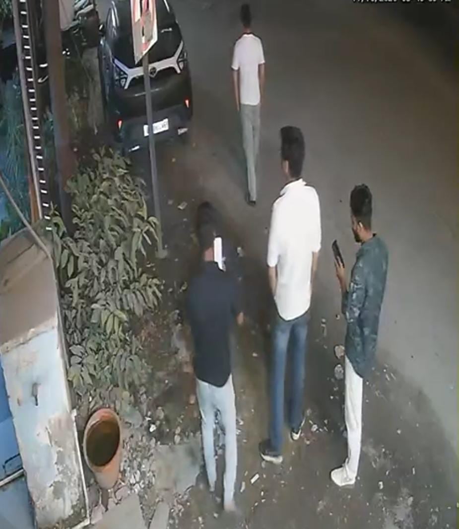 Kanpur News: हुक्का नहीं मिला तो नशे में धुत दरोगा और एसीपी के हमराही ने मचाया उत्पात