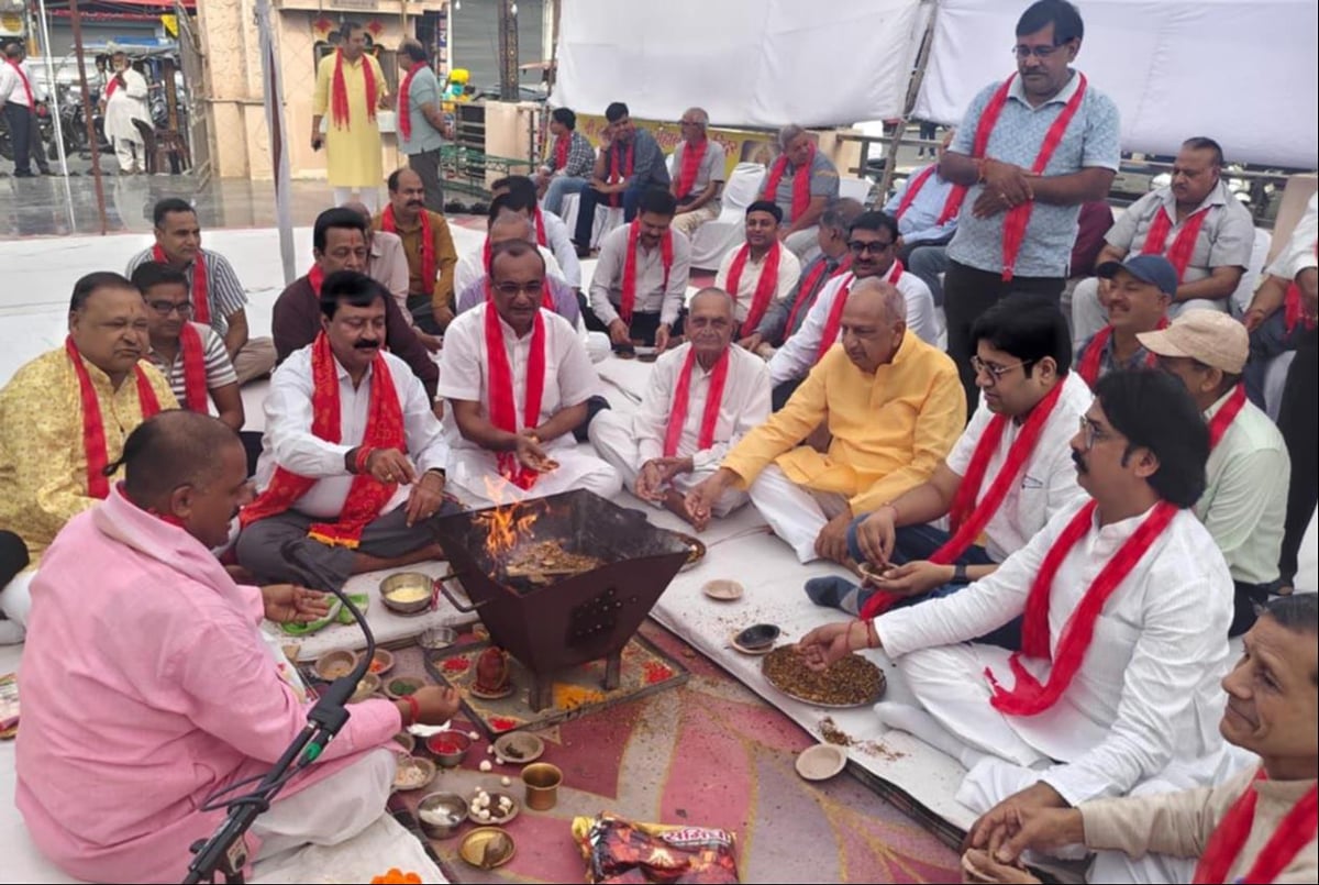 Shamli News: महाराज अग्रसेन के भजनों पर झूमे लोग
