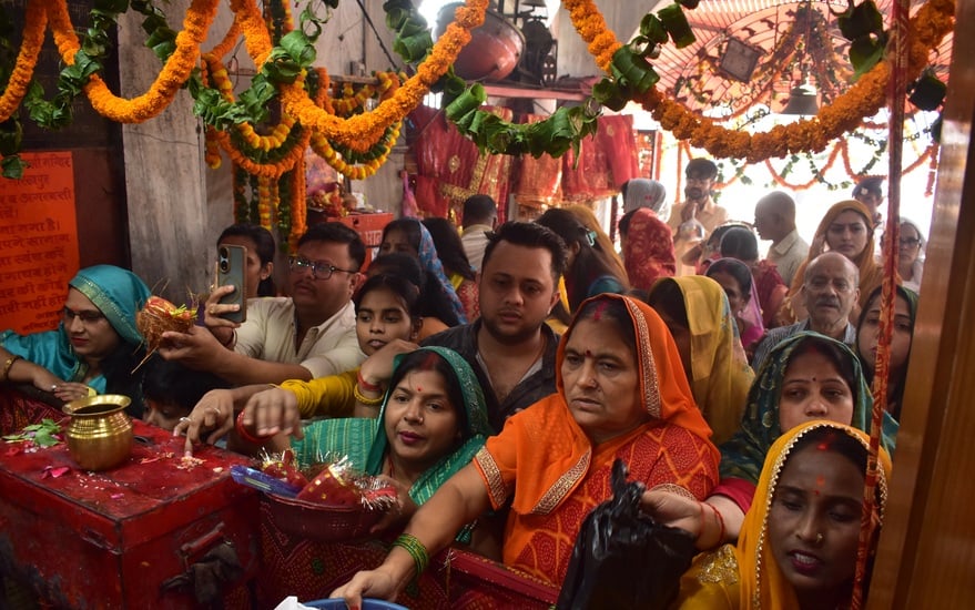 Gorakhpur News: जयकारों से गूंजे मंदिर...शक्ति की उपासना शुरू