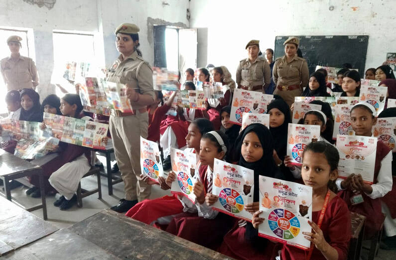 Budaun News: महिला सुरक्षा के संदेश के साथ निकाली जागरूकता रैली