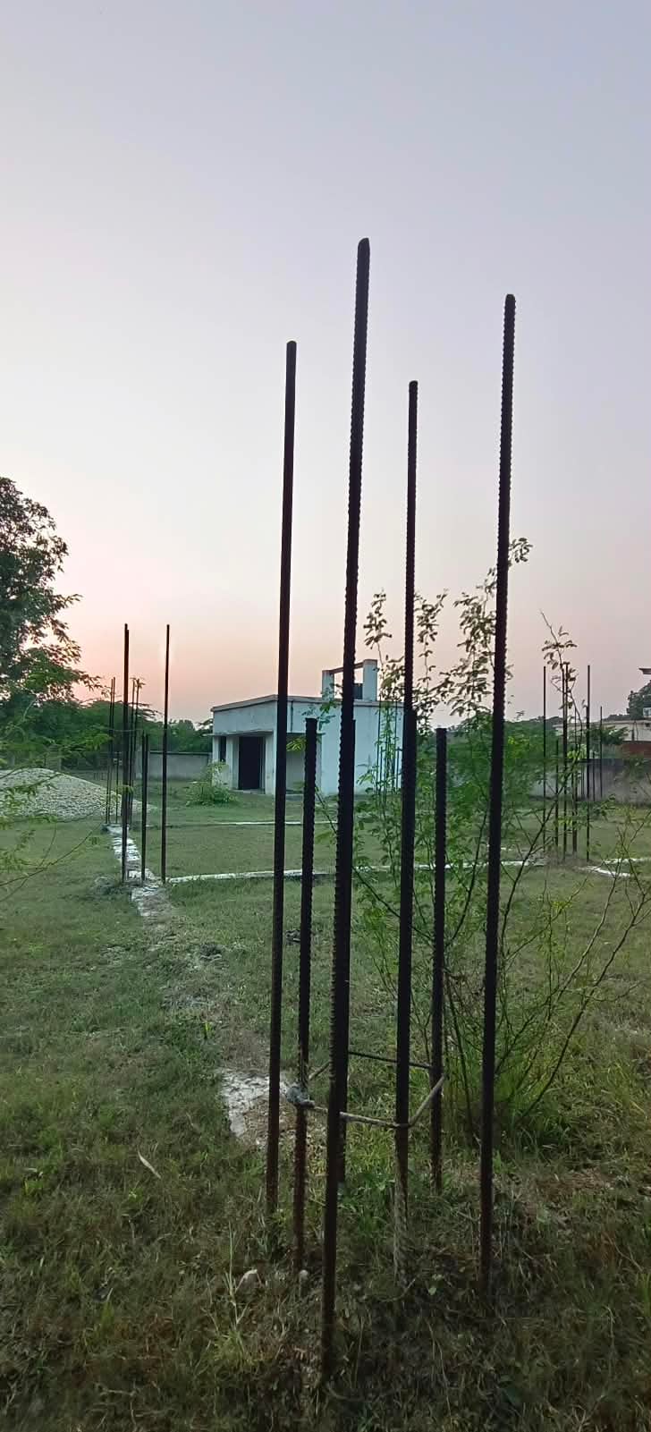 Prayagraj News: कहीं टंकी अधूरी, कहीं दस साल से सूखे नल