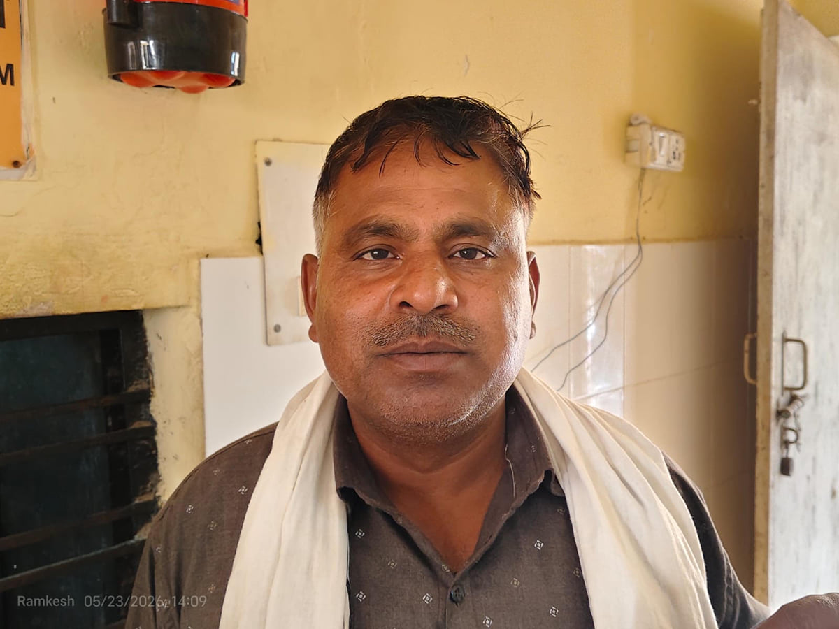 Etawah News: खाद के लिए हाहाकार, बोआई के वक्त किसानों पर दोहरी मार