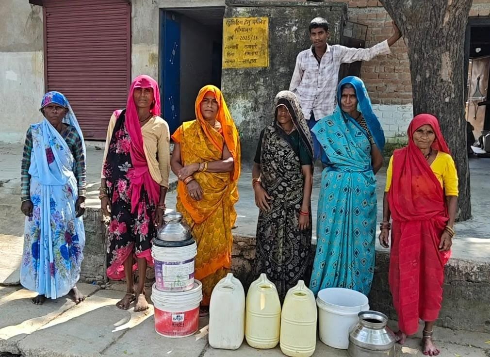 Hamirpur News: पेयजल संकट गहराया, बूंद-बूंद टपकता पानी
