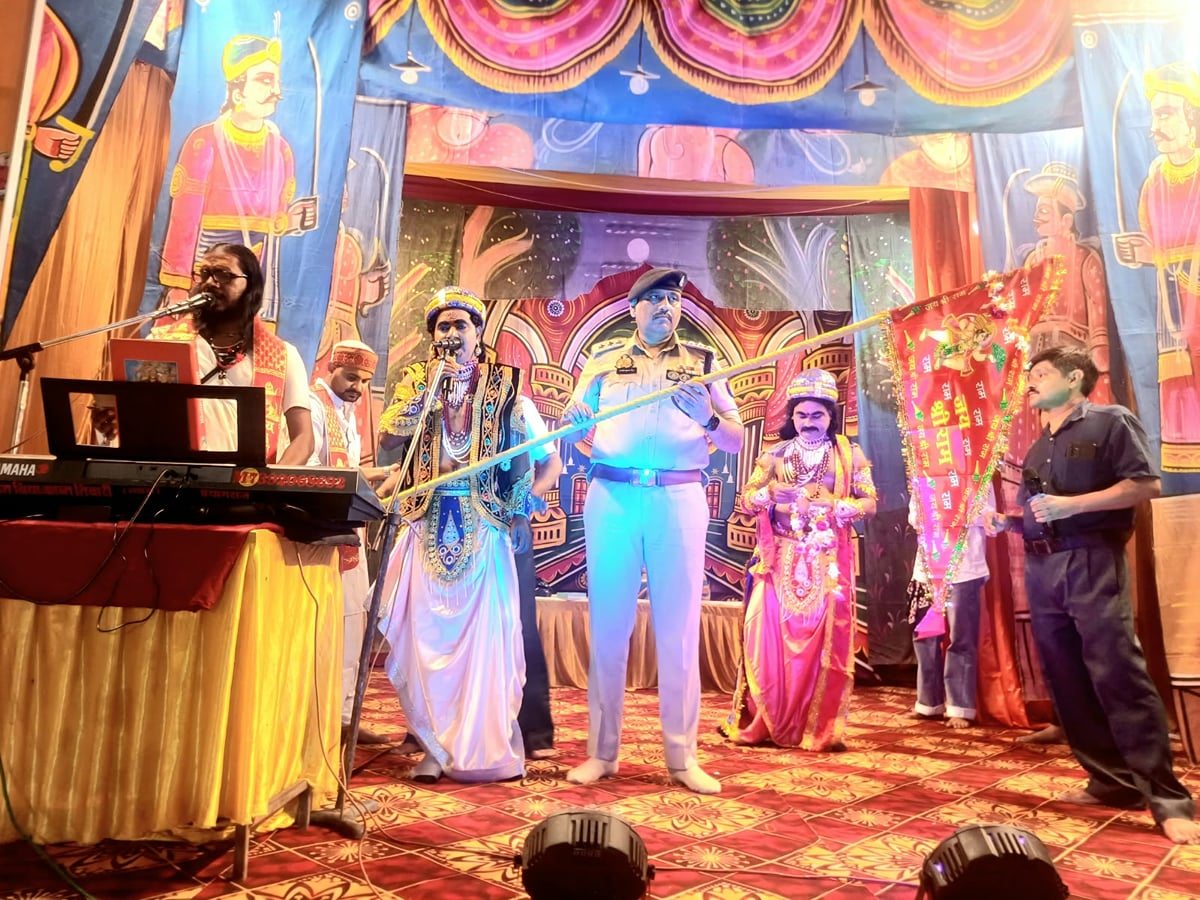 Hardoi News: नगर दर्शन में श्रीराम ने देखा अयोध्या का वैभव, अहिल्या का किया उद्धार