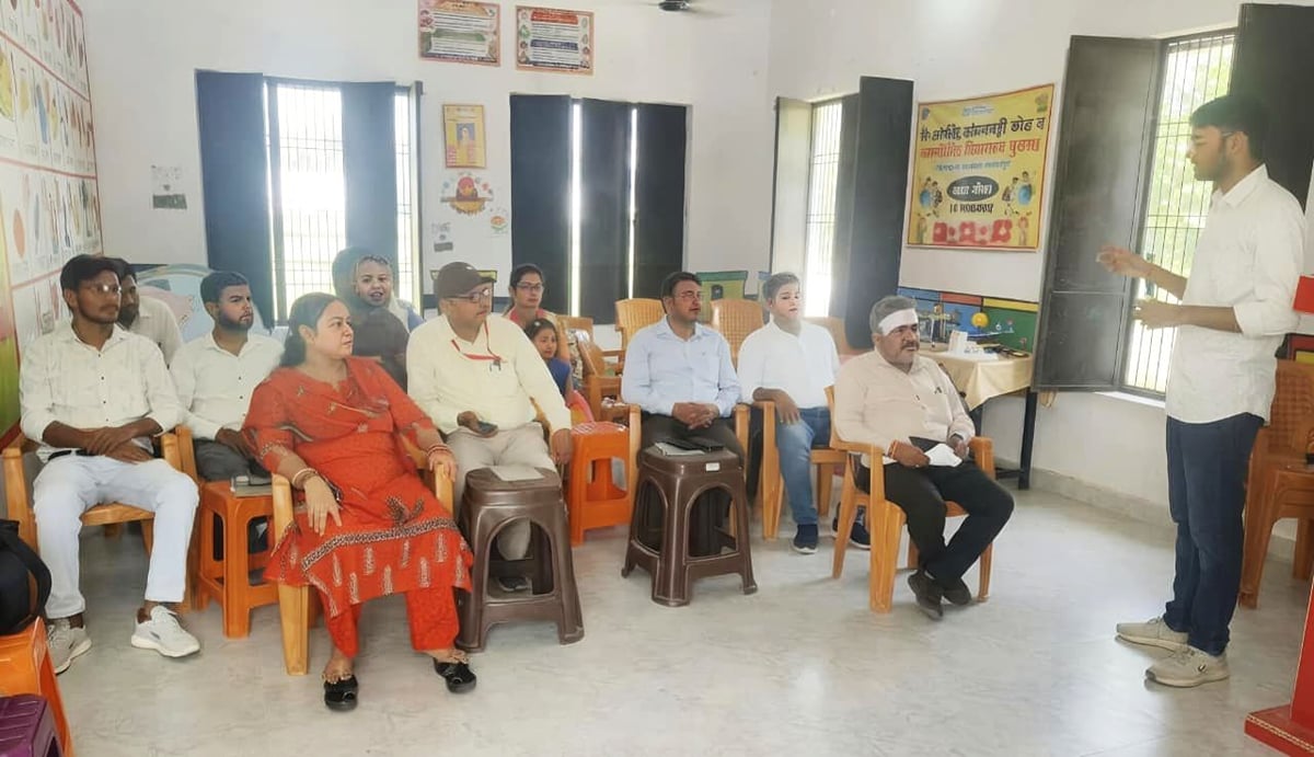 Balrampur News: प्रयोगों से विज्ञान की पढ़ाई होगी रोचक, शिक्षकों को सिखाए लैब संचालन के गुर