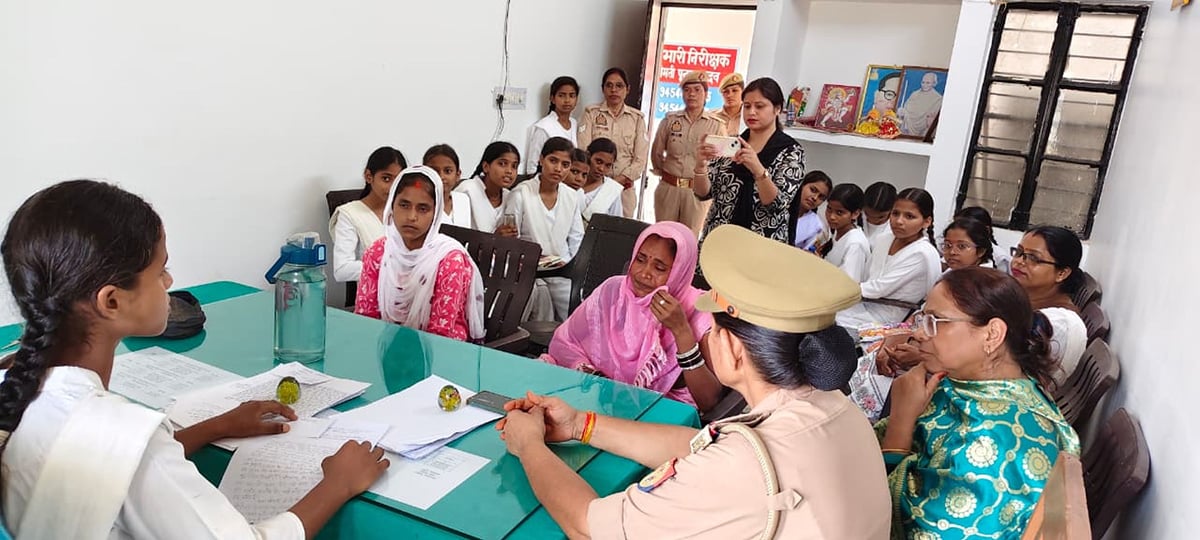 Balrampur News: छात्रा वंदना बनीं महिला थाना प्रभारी, घरेलू विवाद में सहमति बनाने पर दिया जोर