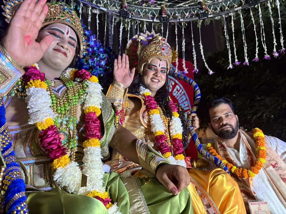 Noida News: दूल्हा बने प्रभु श्रीराम....निकली बरात