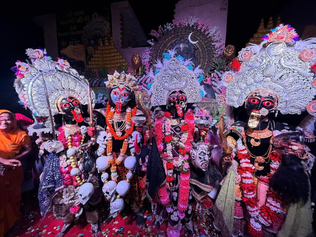 गांव नैथला हसनपुर में निकाली गई शोभायात्रा में शामिल झांकी। संवाद