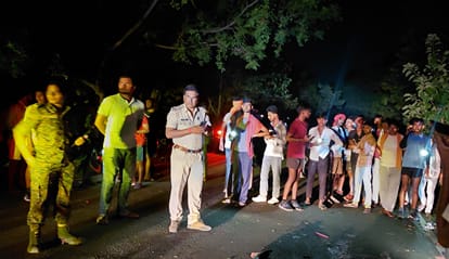 घटनास्थल पर मौजूद पुलिस