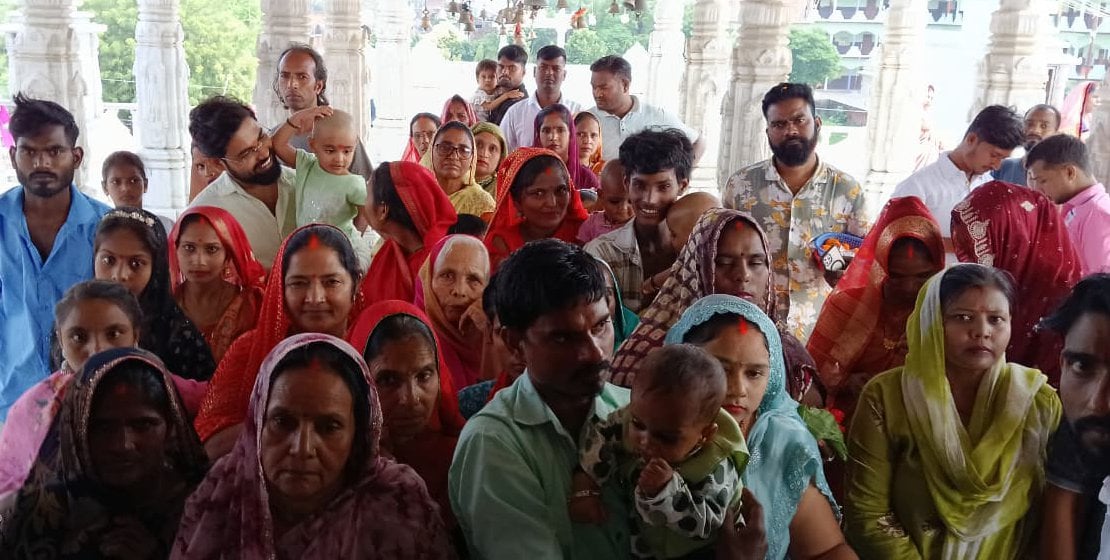 Pratapgarh News: मां ब्रह्मचारिणी के जयकारे से गूंजे पंडाल