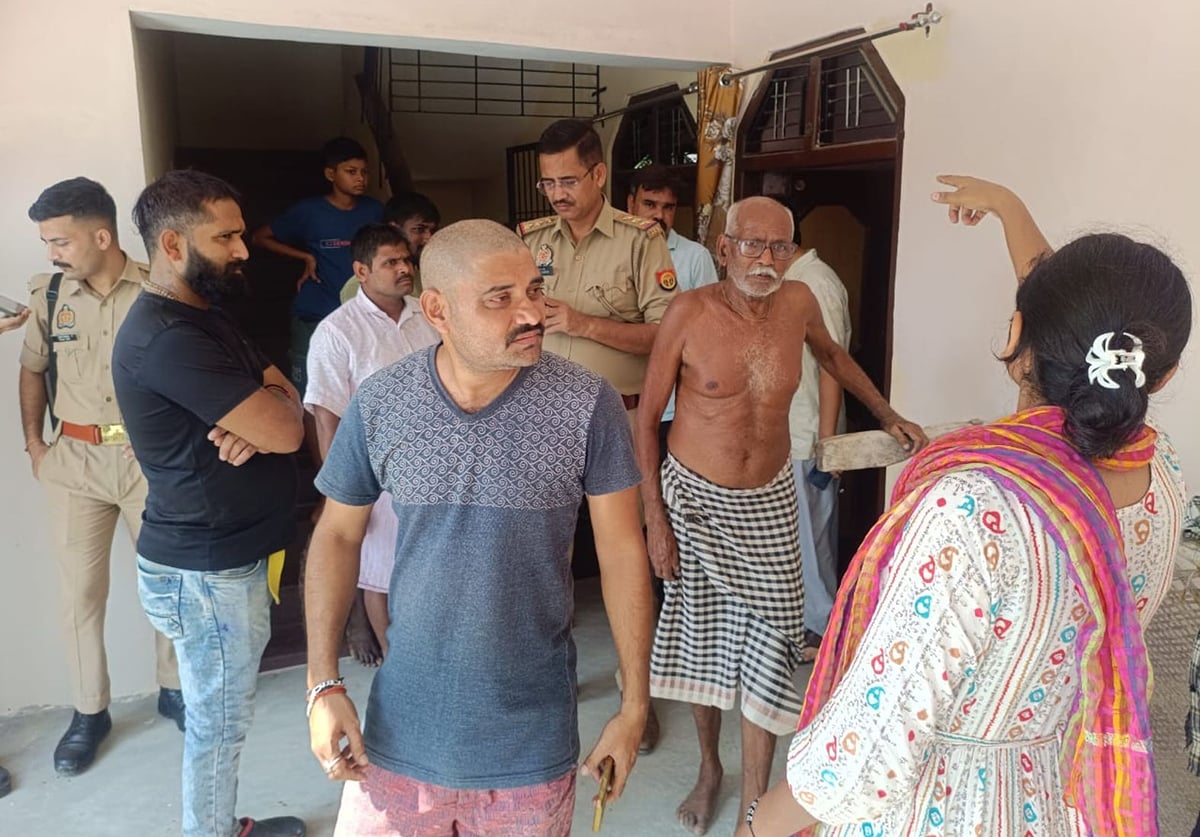 Sultanpur News: दो घरों से 15 लाख के जेवरात पार