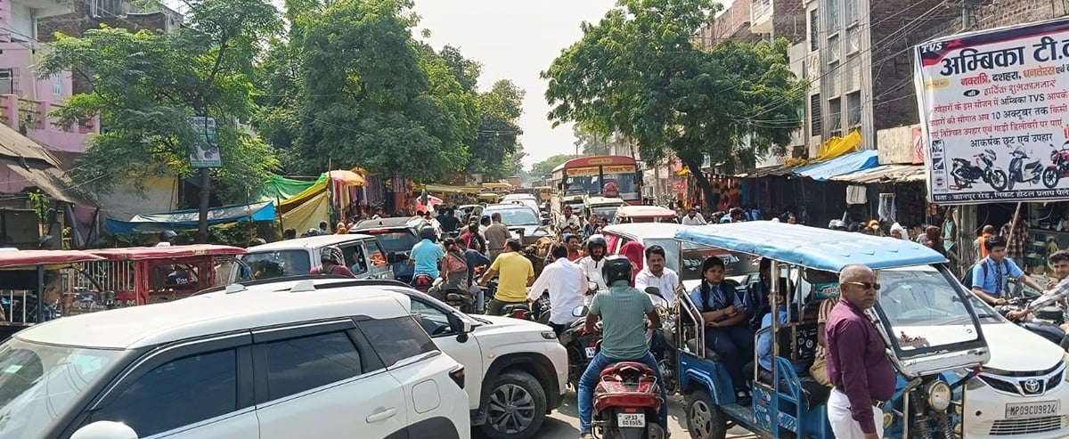 Raebareli News: हाईवे पर एक घंटे जाम में जूझे लोग
