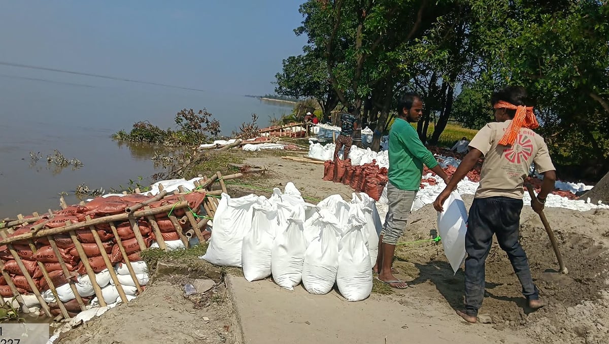 Bahraich News: मिनी स्टड बना ढाल, कटान से बचा गोलागंज गांव