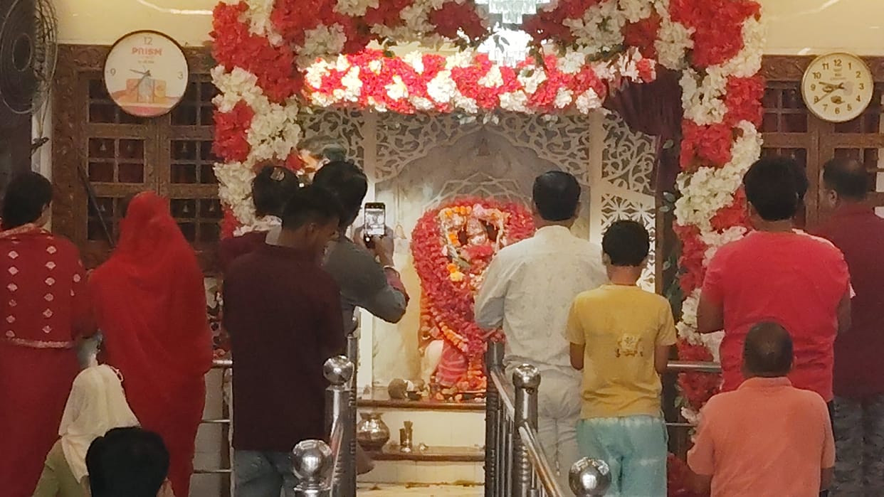 Muzaffarpur Bihar news : devotees flocked worship blessings goddess chandraghanta during navaratri