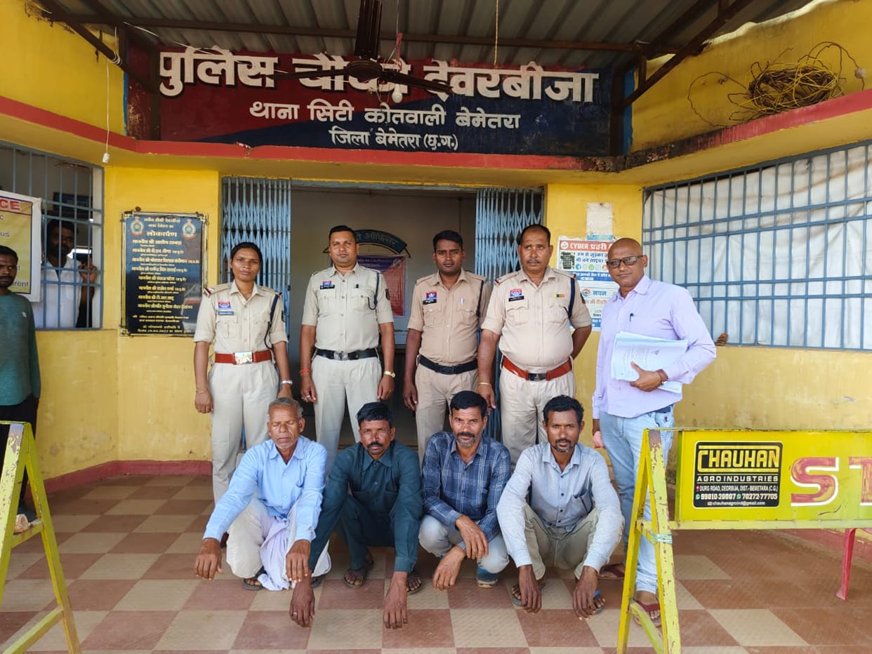 Bemetara - Three Major Police Crackdowns on Cruel Transportation of Cattle in Bemetara; 13 Accused Arrested