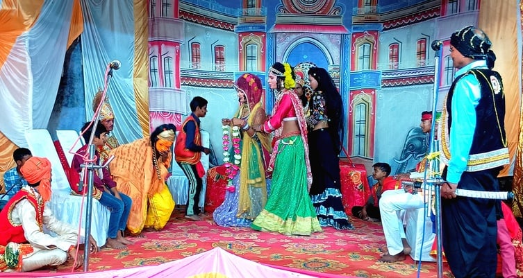 Sitapur News: रामलीला में नारद मोह और राजा प्रतापभानु प्रसंग का मंचन