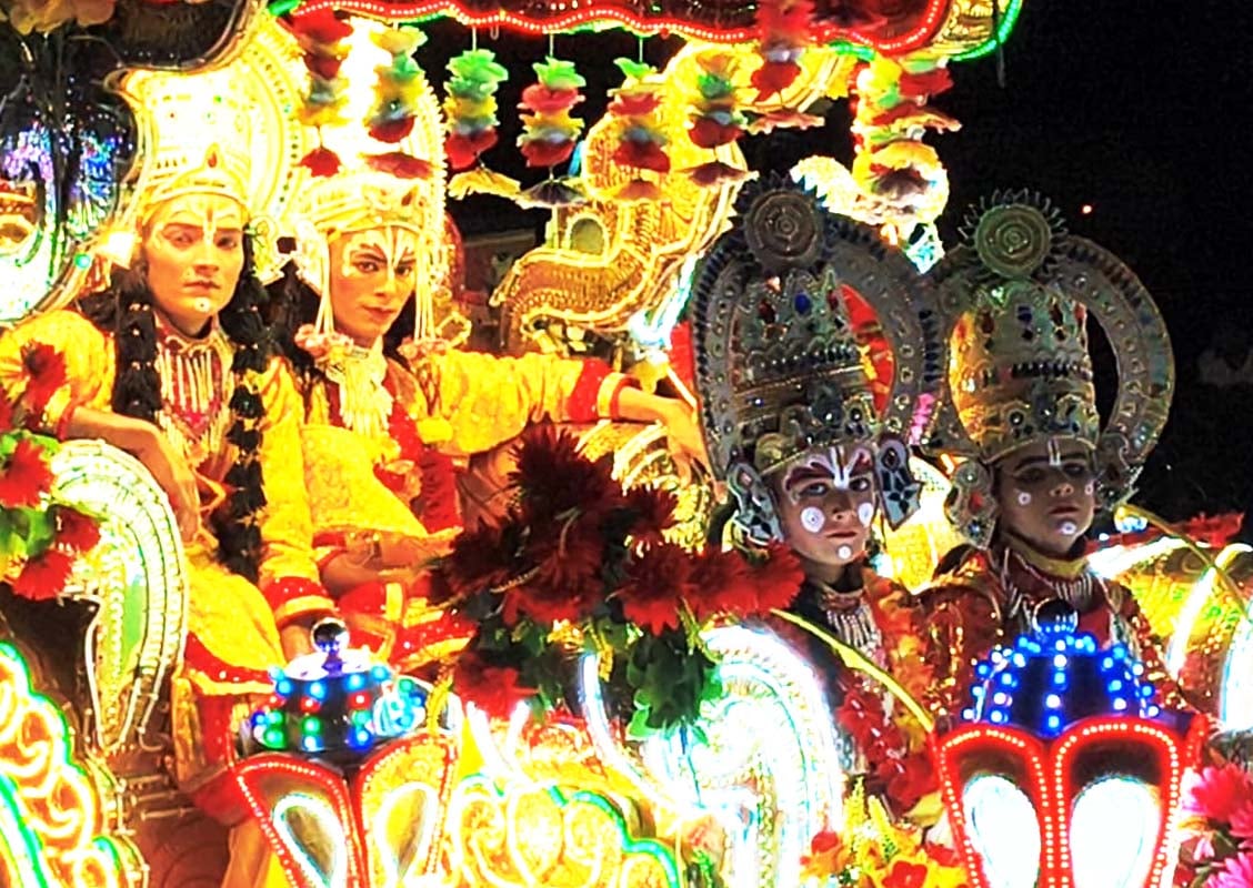 Shahjahanpur News: सीता जी ने श्रीराम के गले में डाली वरमाला, वातावरण में गूंजे जयकारे