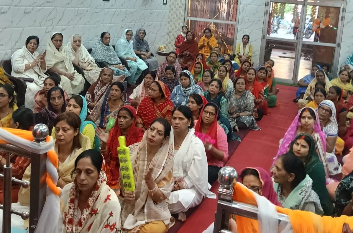 Gonda News: रानी बाजार में सजा मां वैष्णो देवी का दरबार