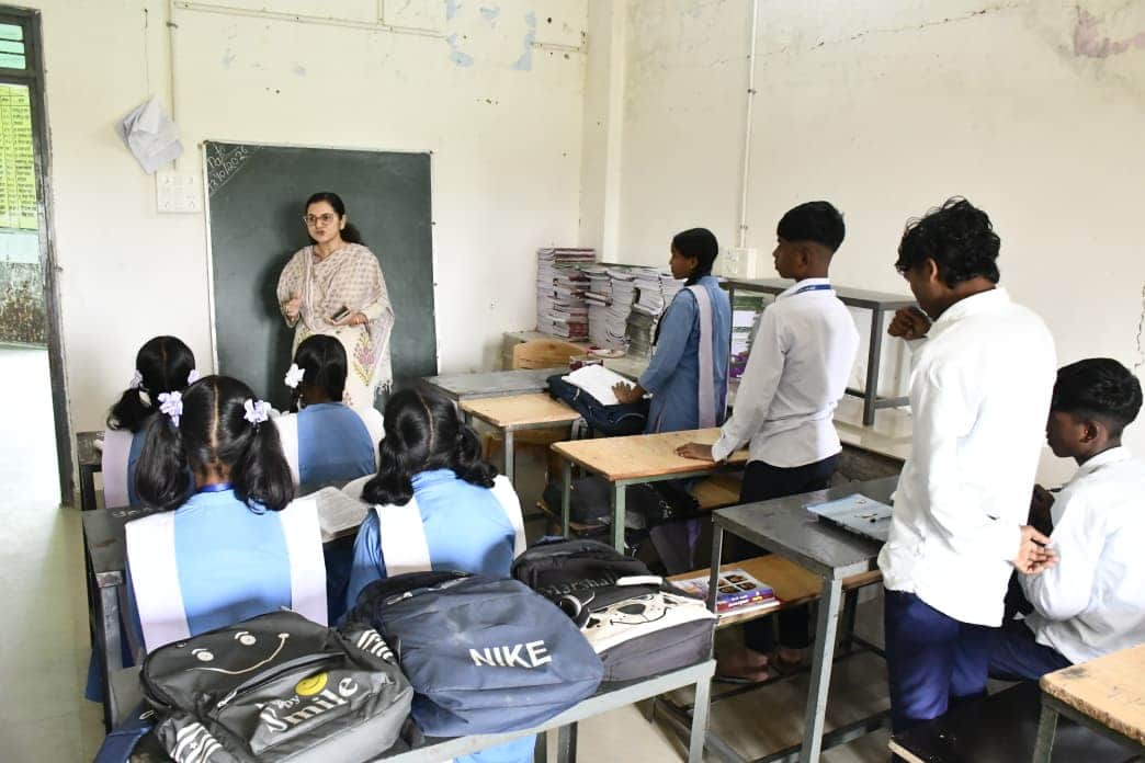 District Collector turns teacher, picks up chalk at the blackboard, and shares the mantra for becoming a toppe